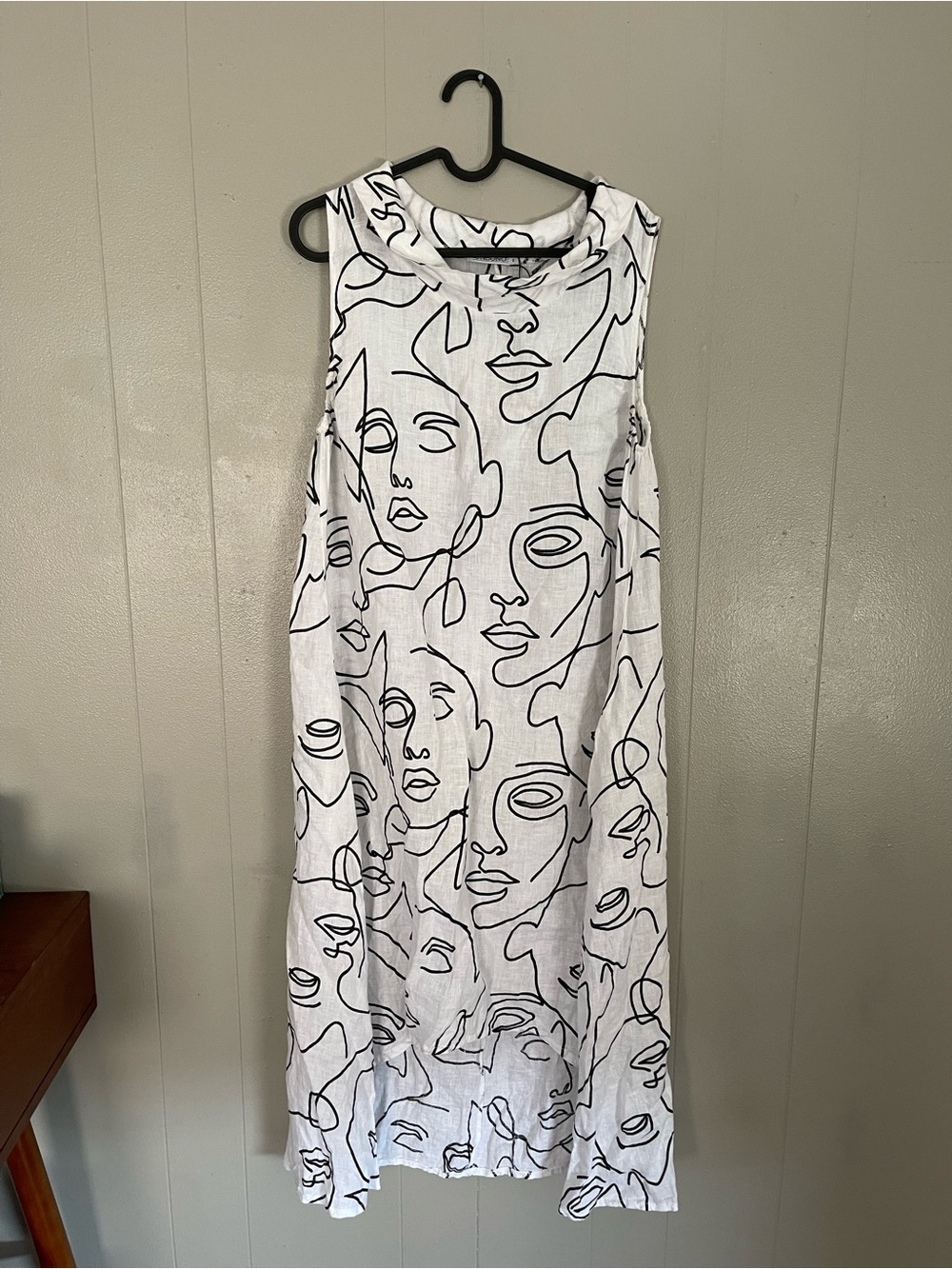 Sleeveless Linen White Graphic Face Print Dress